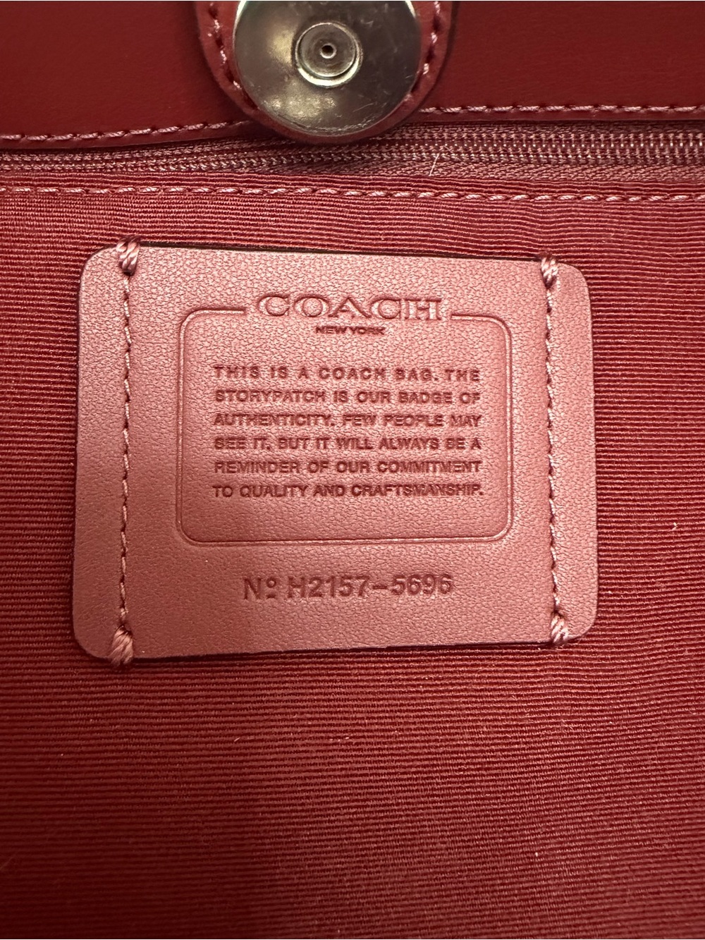COACH City Tote in Black Signature Canvas - Picture 4 of 4